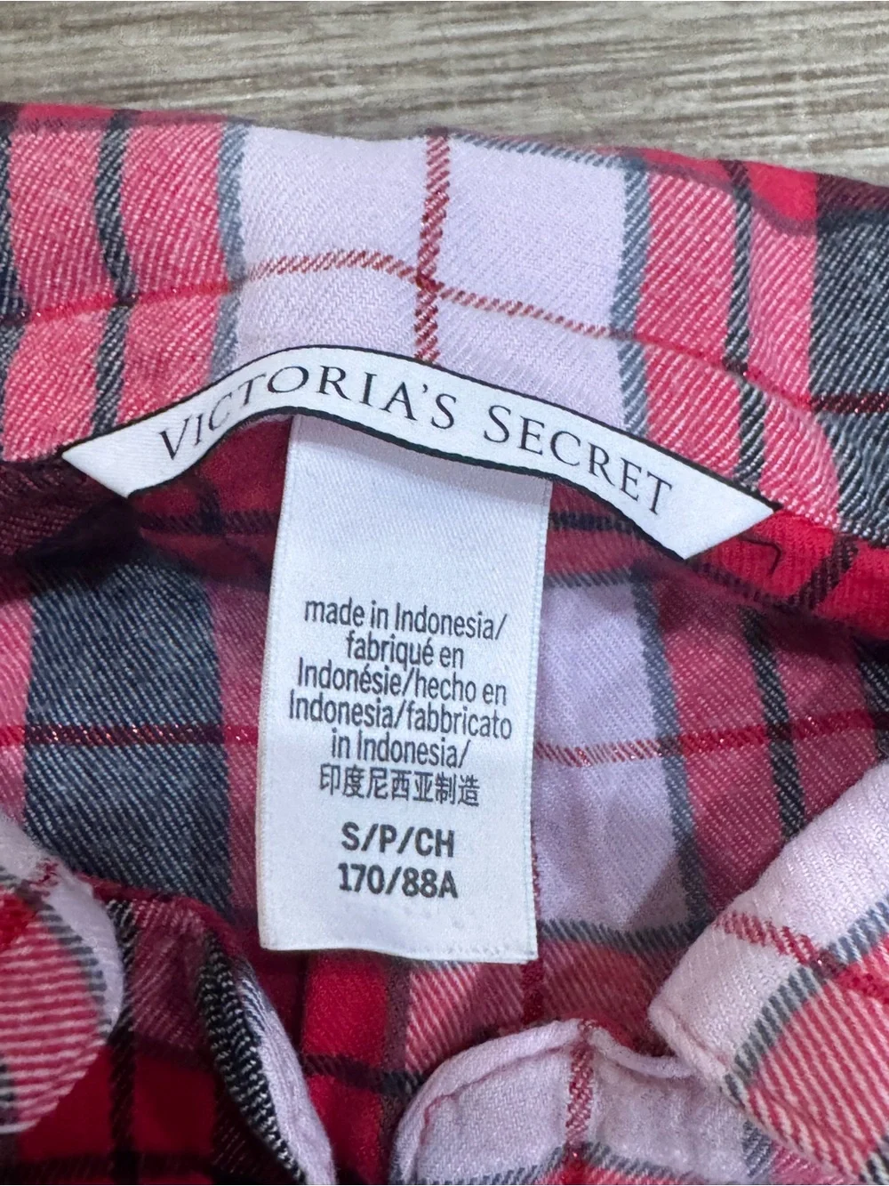 Victoria’s Secret Red black Plaid Flannel Pajama Set Button Front Size Small